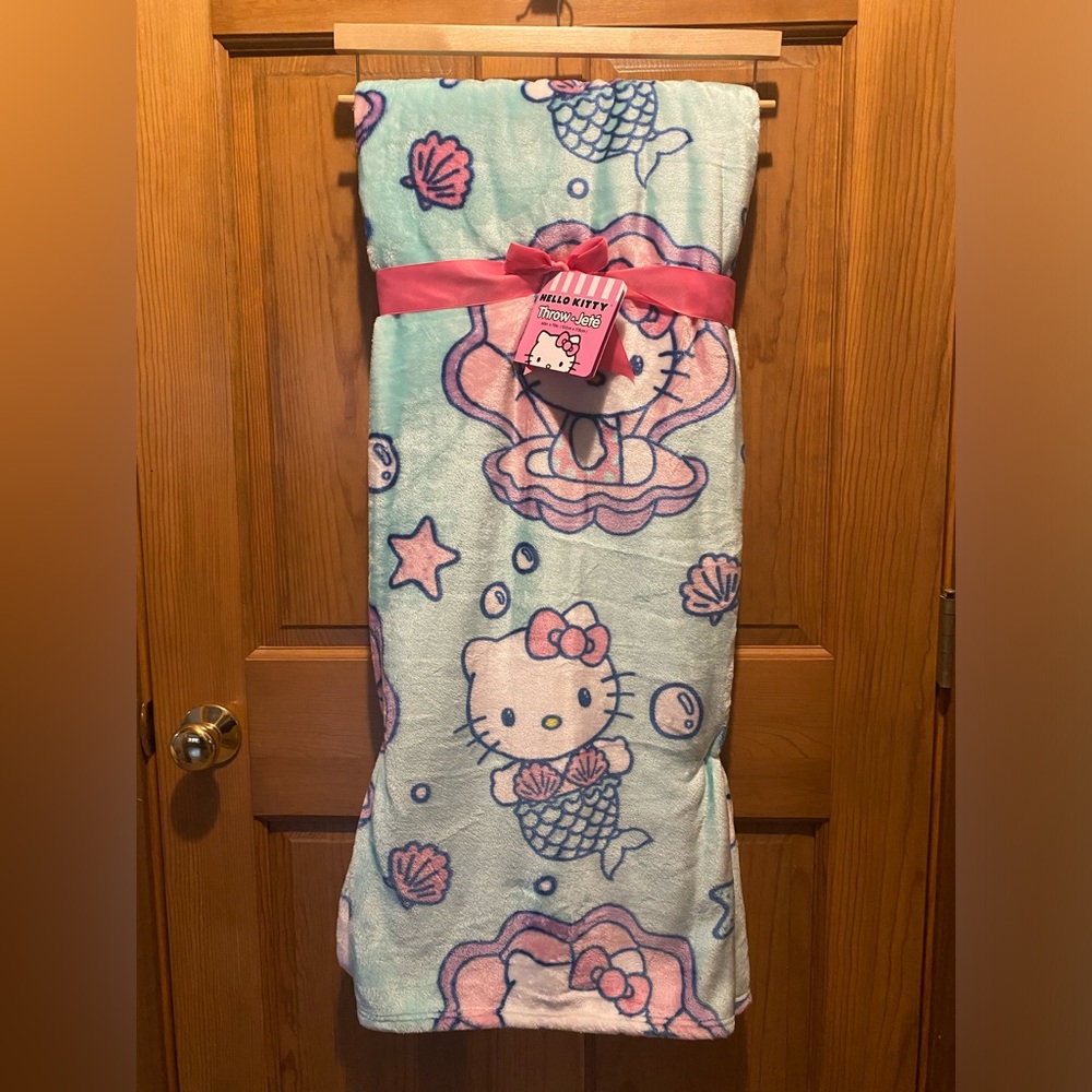 NWT Hello Kitty Mermaid Fleece Throw Blanket